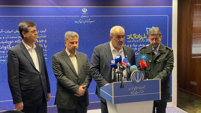 ظرفیت شبکه برق کشور در آستانه عبور از ۱۰۰ هزار مگاوات /۵۷ شهر در تنش آبی قرار دارند