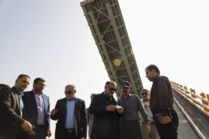 پل ۵۶۰ تنی متحرک بر روی سد بهمنشیر نصب و راه‌اندازی شد