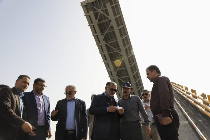 پل ۵۶۰ تنی متحرک بر روی سد بهمنشیر نصب و راه‌اندازی شد