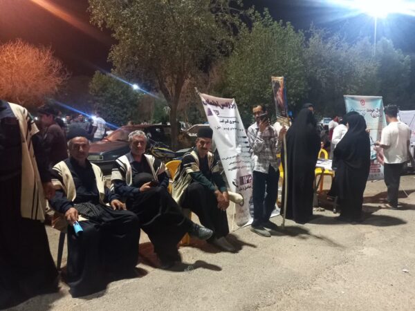 برپایی میز خدمت اداره بهزیستی شهرستان گتوند در تجمعات شبانه به مناسبت عید غدیر