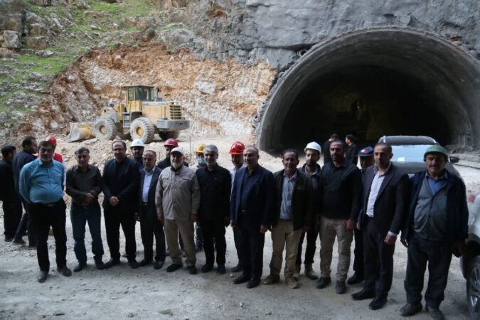 تقدیر استاندار خوزستان از دست‌اندرکاران حوزه انرژی و آب در بازدید از نیروگاه برق‌آبی کارون ۳