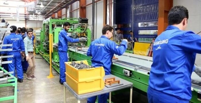 مدیر کل صنعت، معدن و تجارت خوزستان گفت: ۸۸ هزار و ۶۸۰ نفر در سه بخش صنایع کوچک، متوسط و بزرگ استان مشغول به کار هستند مدیر کل صنعت، معدن و تجارت خوزستان گفت: ۸۸ هزار و ۶۸۰ نفر در سه بخش صنایع کوچک، متوسط و بزرگ استان مشغول به کار هستند