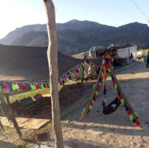 برپایی سیاه‌چادرهای عشایری «طرح نوروزگاه» در اندیکا برای استقبال از مسافران نوروزی