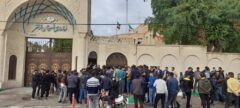کارگران شرکت صنایع خمیر و کاغذ دیبای شوشتر کاغذ سازی کارون مقابل فرمانداری تجمع کردند