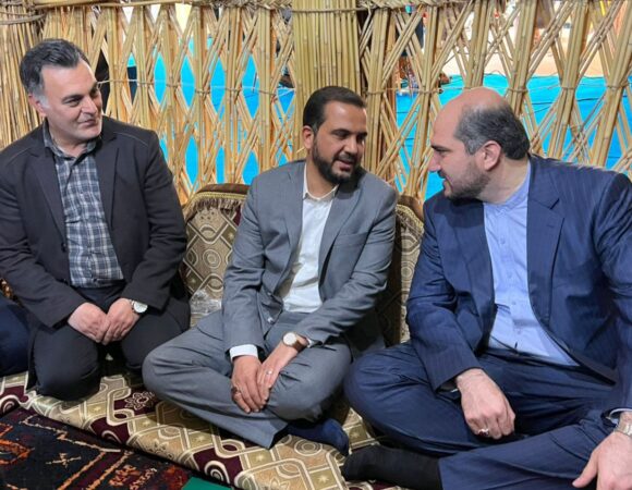 بازدید معاون اجرایی رئیس‌جمهور ایران و سرپرست نهاد ریاست‌جمهوری از غرفه میراث خوزستان