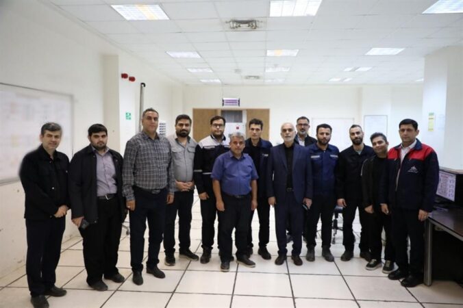 بازدید شبانه مدیرعامل شركت نفت و گاز اروندان از تأسیسات غرب كارون؛ تأكید بر آمادگی كامل در شرایط حساس