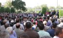 تجمع جمعی از كاركنان شركت ملی مناطق نفتخیز جنوب در اعتراض به شیوه محاسبه حقوق