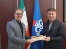 به پاس عملکرد درخشان در حوزه مسئولیت های اجتماعی تقدیر فرماندار رامهرمز از مدیر عامل نفت و گاز مارون