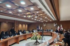 دیدار مدیرعامل فولاد اکسین خوزستان با خانواده شهدا